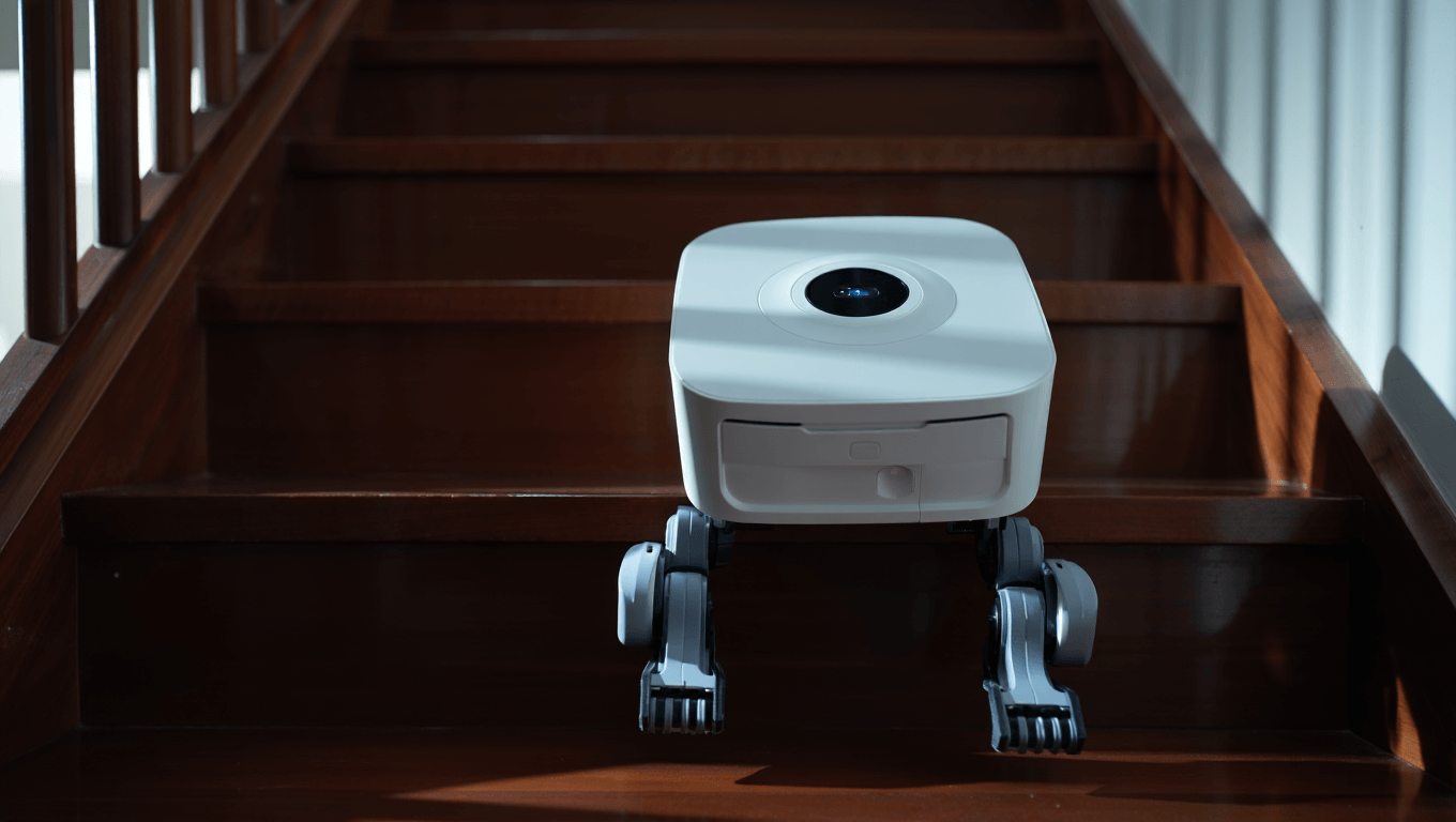 Roborock Saros Rover: el robot aspirador con patas que sube escaleras