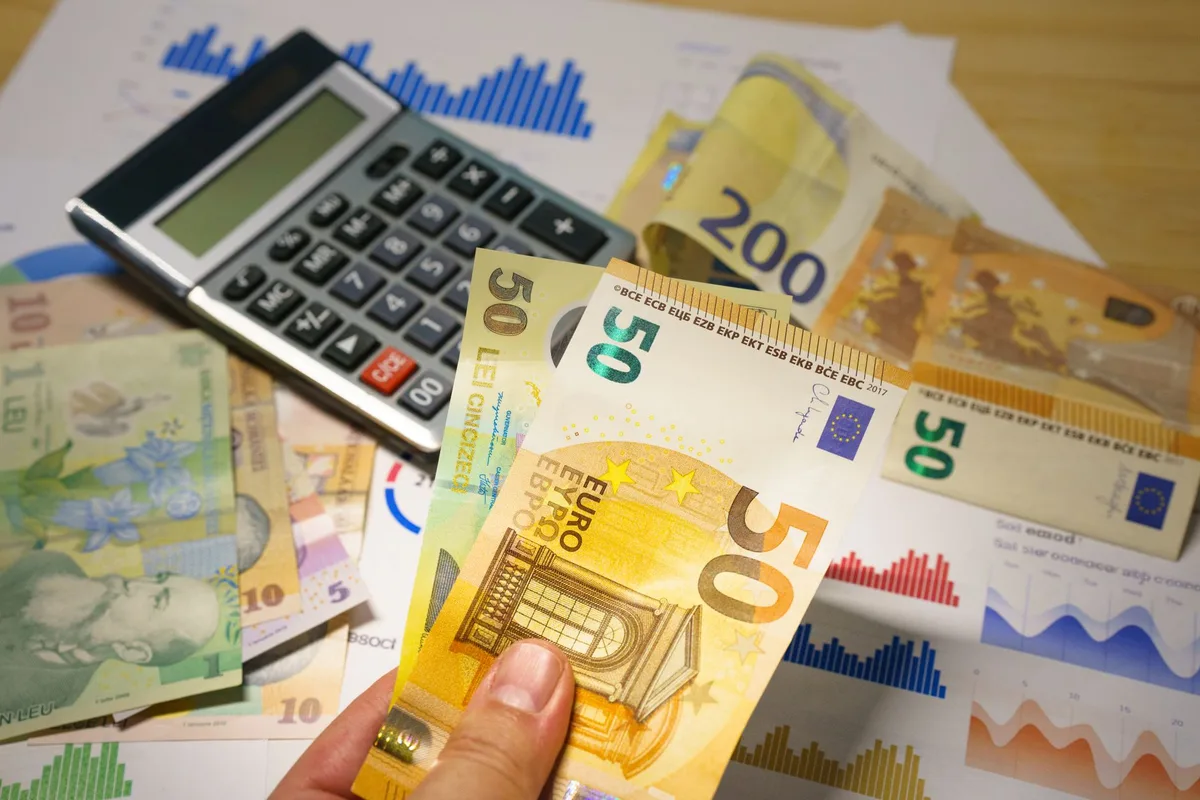 Gráfico comparativo de salarios entre sector público y empresas tecnológicas privadas