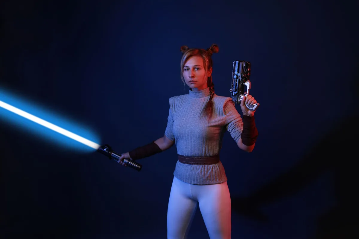 Cartel promocional de Ahsoka con elementos de la saga Star Wars